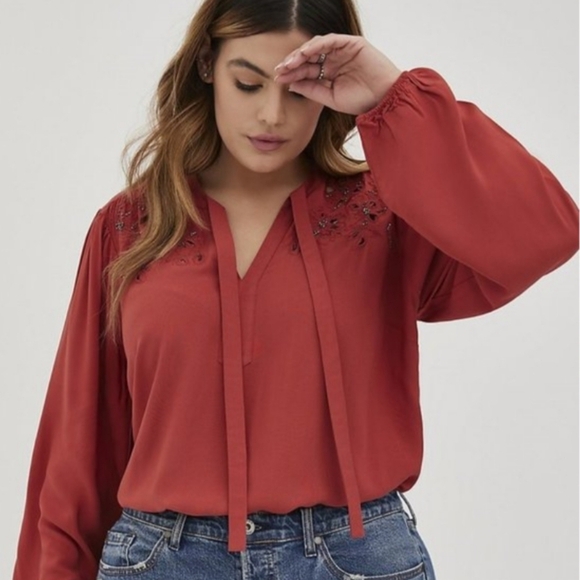 Torrid NWT Cutwork embroidered and beaded detail boho long sleeve blouse 0X - Picture 8 of 8